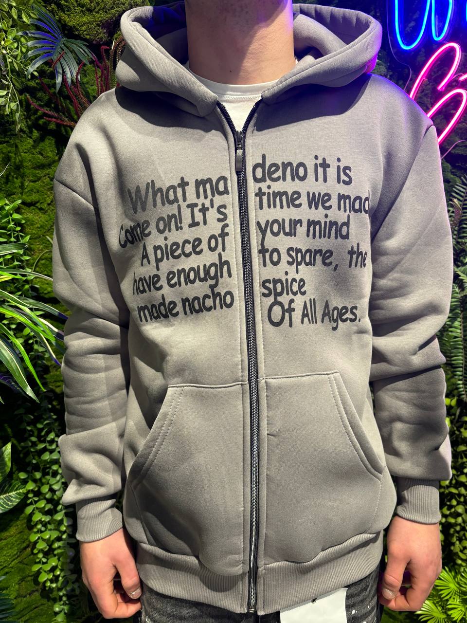 FELPA CON ZIP E SCRITTE