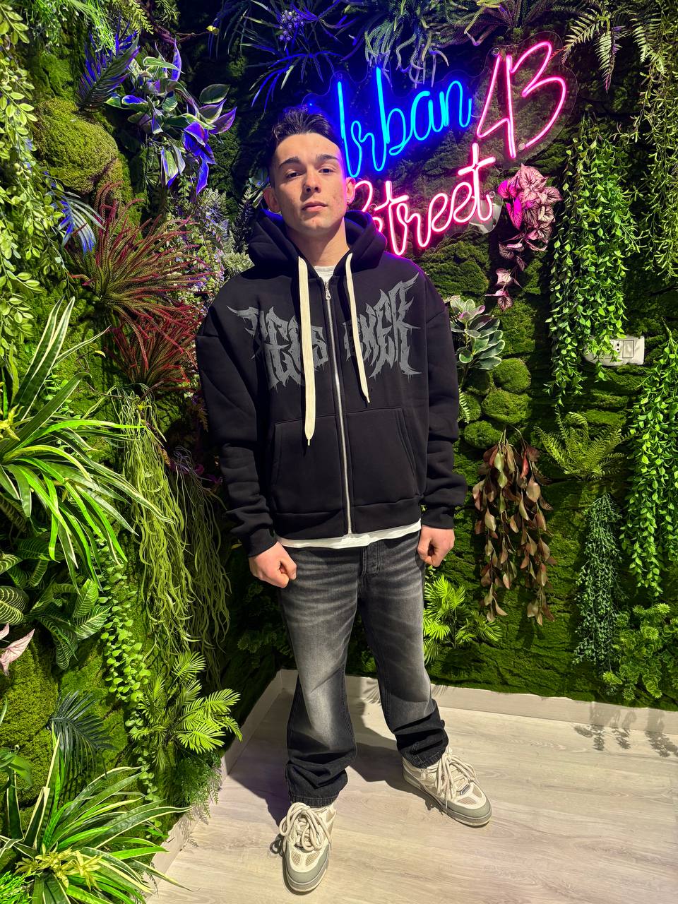 FELPA CON ZIP BERSEKER