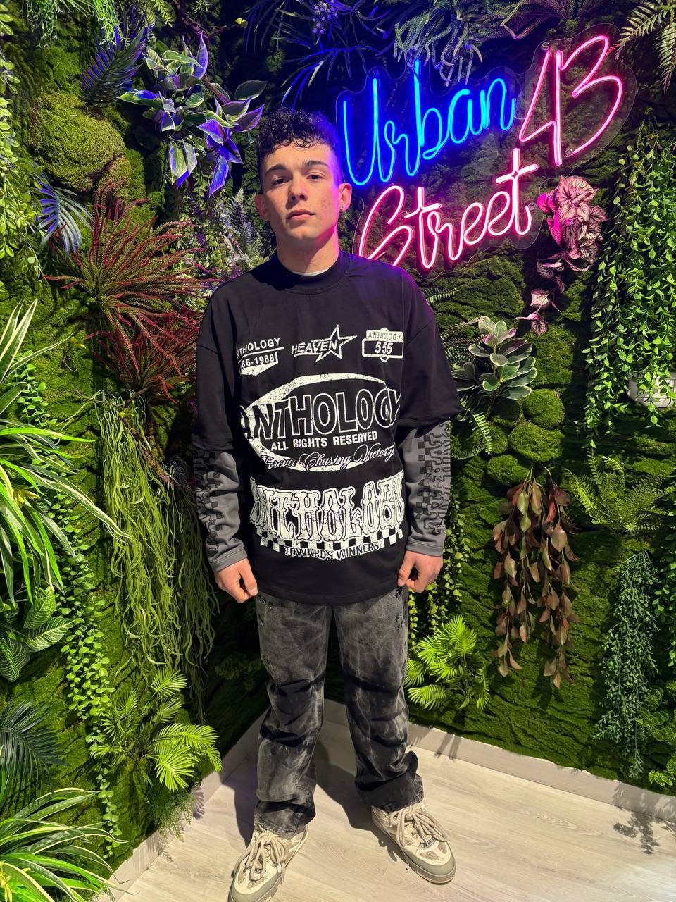 LONGSLEEVE ANYHOLOGY