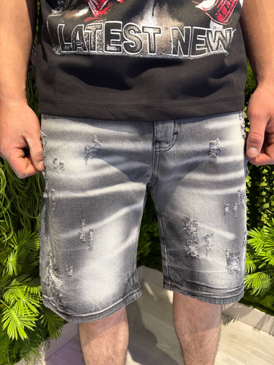 SHORT GREY