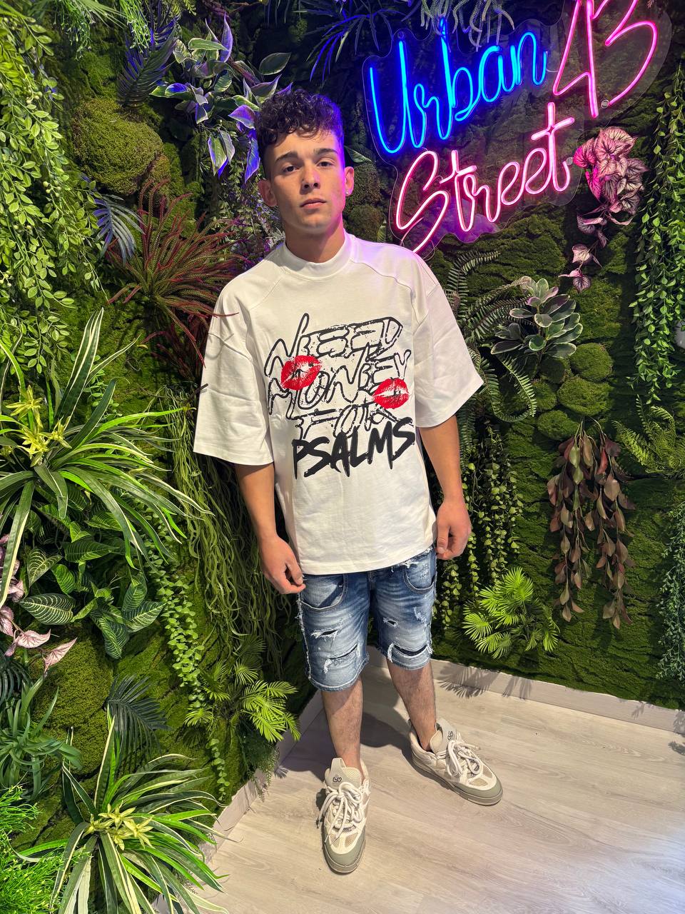 T-SHIRT NEED MONEY