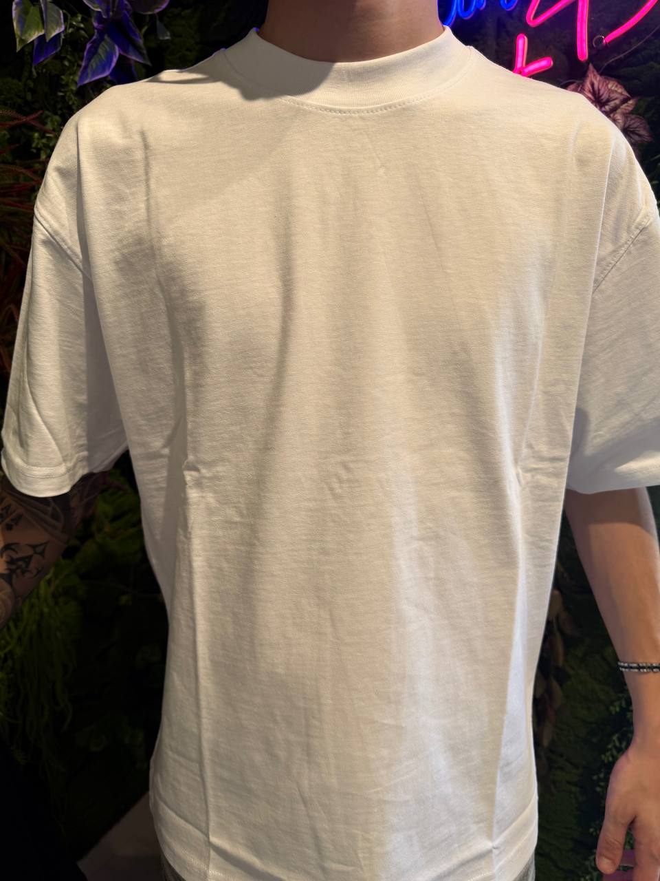 T-SHIRT VIVE FELIZ QUE TODO PASA